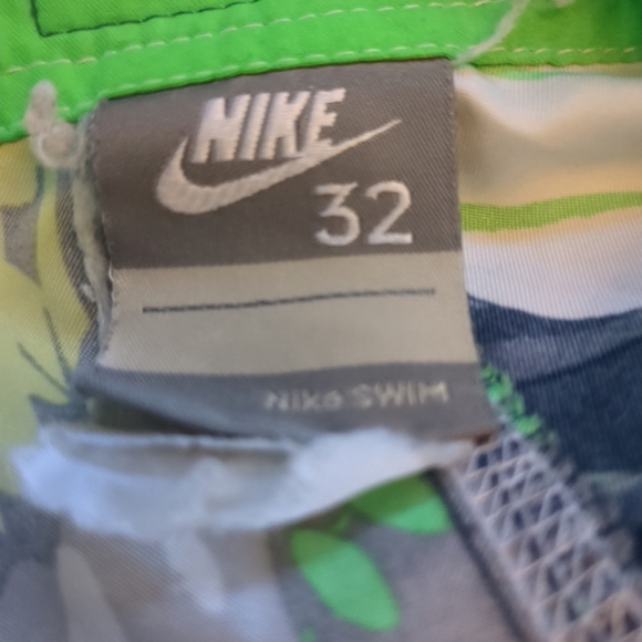 Nike Swim Shorts Men's 32 Green and Blue Beach Surfer Board Vacation Pocket - Picture 7 of 9